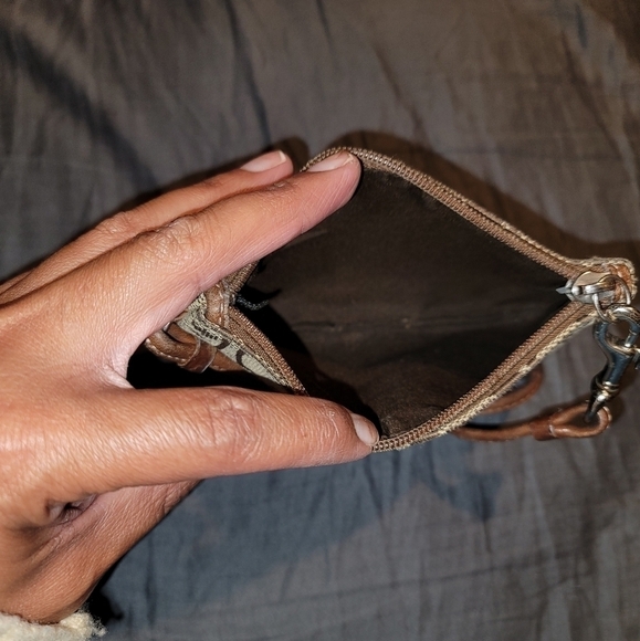 COACH Corner Zip Wristlet - Picture 4 of 9